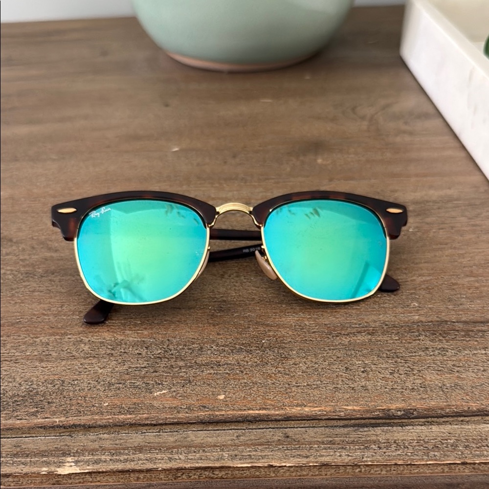Ray-Ban Clubmaster RB3016 Sunglasses